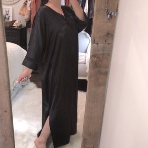 Oscar De La Renta large/XLarge black silky maxi gown